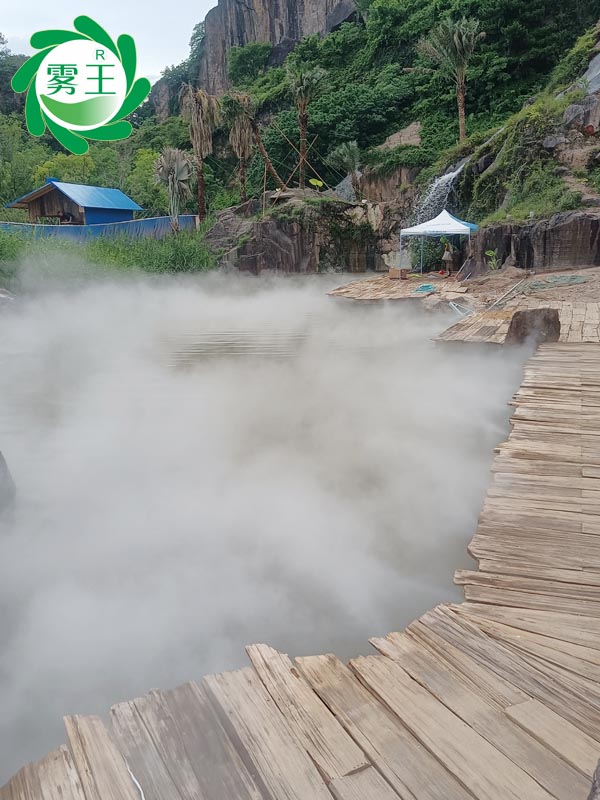 辉达注册雾森系统喷雾造景，智能水雾编织羊山景区清凉水墨仙居